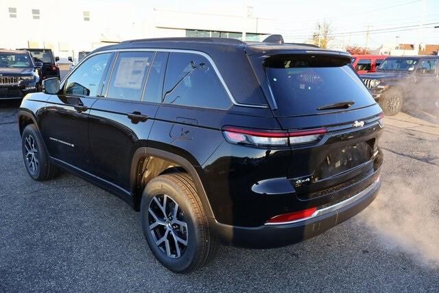 new 2025 Jeep Grand Cherokee car, priced at $42,745