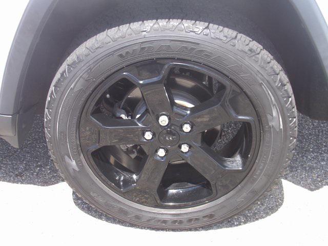 used 2020 Jeep Grand Cherokee car, priced at $27,995