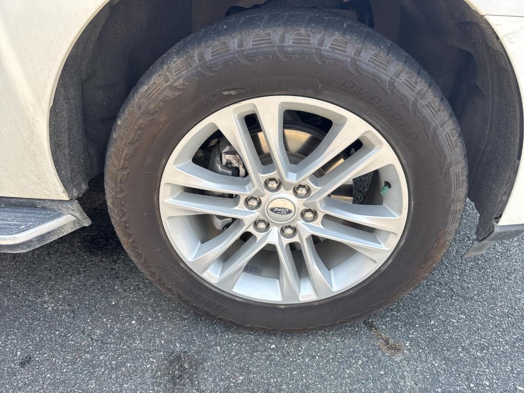 used 2022 Ford Expedition car, priced at $44,572