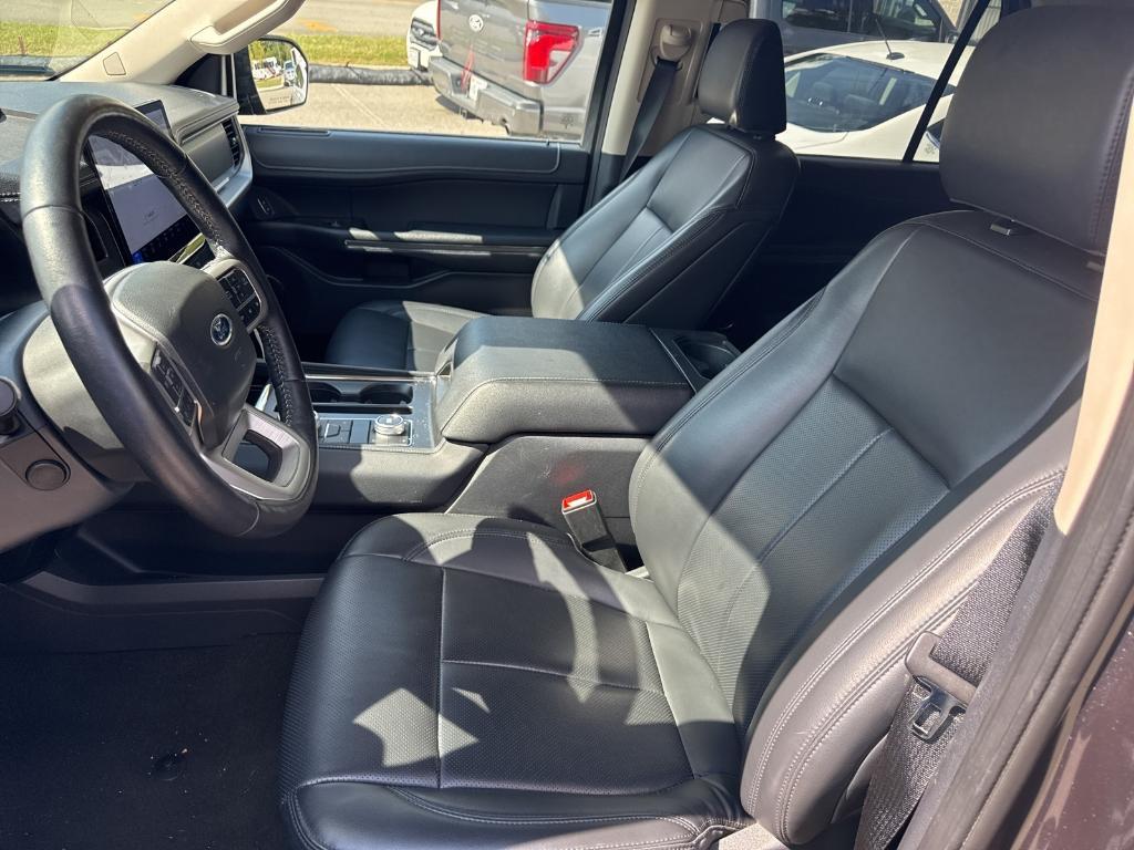 used 2024 Ford Expedition car, priced at $49,500