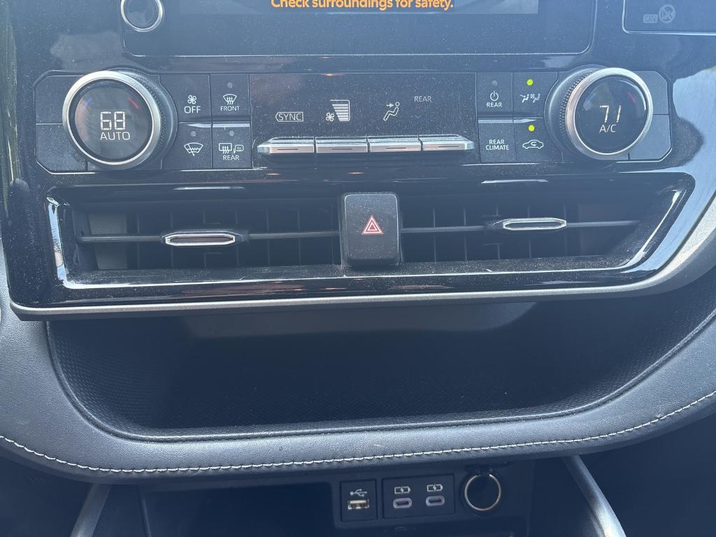 used 2023 Toyota Highlander car, priced at $32,650