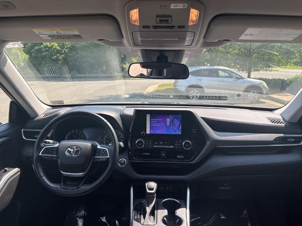 used 2023 Toyota Highlander car, priced at $31,100