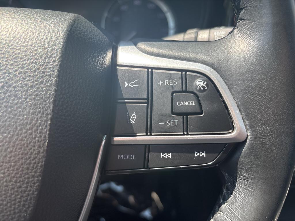 used 2023 Toyota Highlander car, priced at $31,100