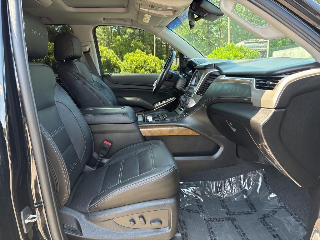 used 2019 GMC Yukon car, priced at $35,621
