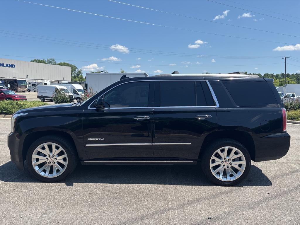used 2019 GMC Yukon car, priced at $35,621