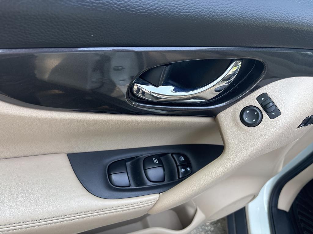 used 2020 Nissan Rogue car, priced at $17,887