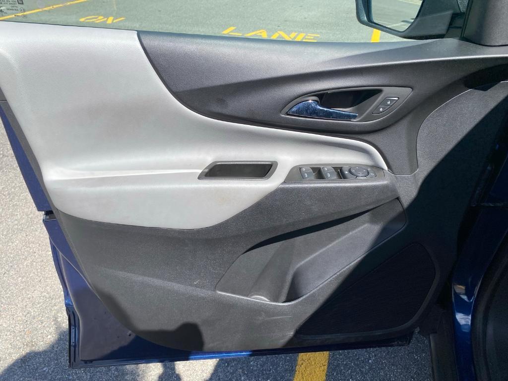 used 2023 Chevrolet Equinox car, priced at $22,405