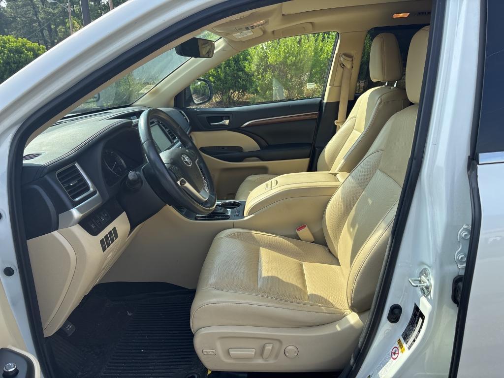 used 2018 Toyota Highlander car, priced at $28,250