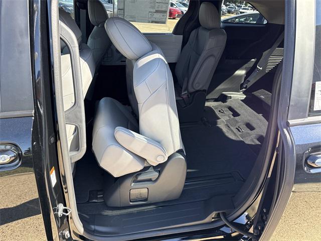new 2025 Toyota Sienna car, priced at $48,728