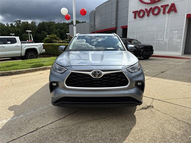 used 2024 Toyota Highlander car, priced at $45,987