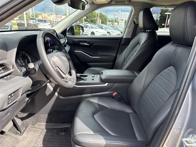 used 2024 Toyota Highlander car, priced at $45,987