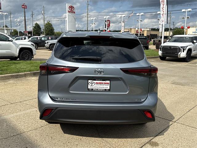 used 2024 Toyota Highlander car, priced at $45,987