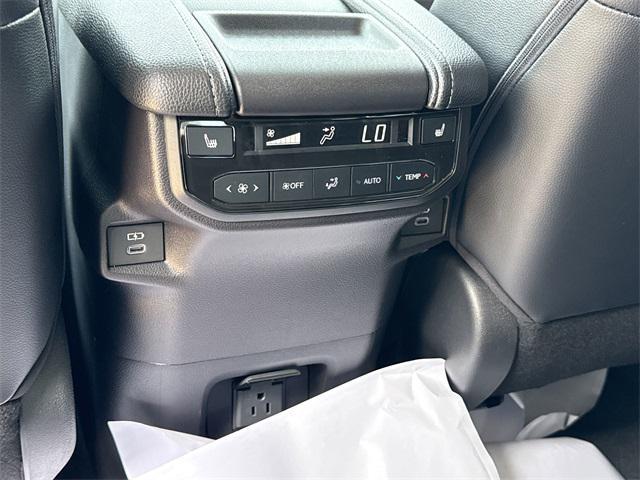 new 2025 Toyota Grand Highlander car, priced at $56,199