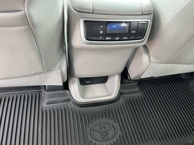 used 2019 Toyota Highlander car