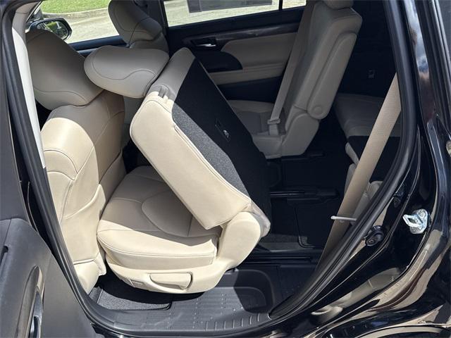 new 2025 Toyota Highlander car, priced at $53,039