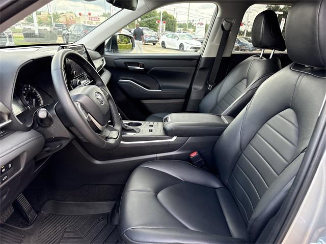 used 2024 Toyota Highlander car, priced at $42,987