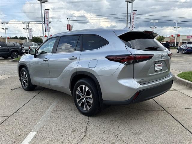 used 2024 Toyota Highlander car, priced at $42,987