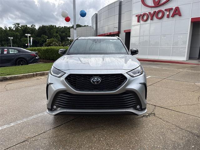 new 2025 Toyota Highlander car, priced at $50,164