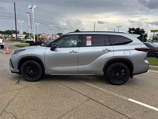 new 2025 Toyota Highlander car, priced at $50,164
