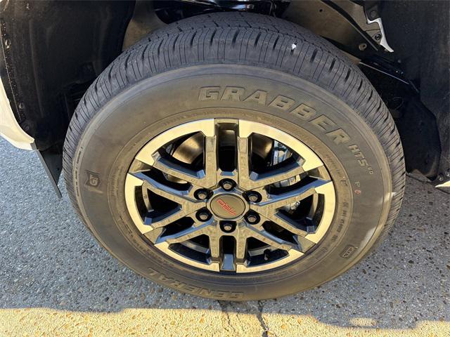 new 2025 Toyota Tacoma car