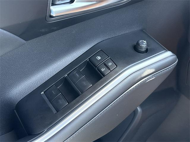 new 2025 Toyota Highlander car, priced at $51,908