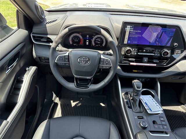 new 2025 Toyota Highlander car, priced at $51,908