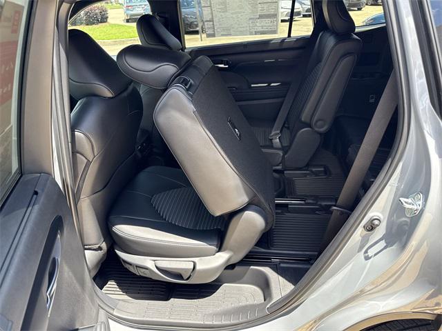 new 2025 Toyota Highlander car, priced at $51,908