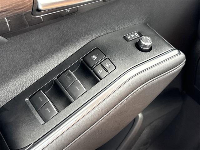 new 2025 Toyota Highlander car, priced at $53,119