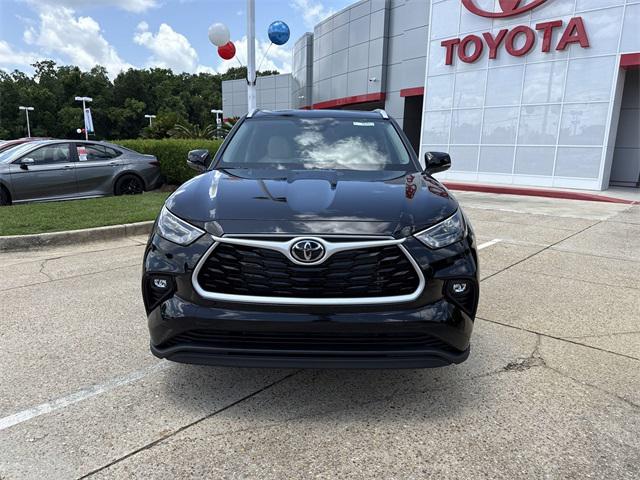 new 2025 Toyota Highlander car, priced at $47,348