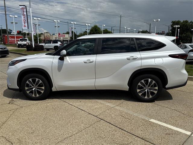 used 2024 Toyota Highlander car, priced at $46,260