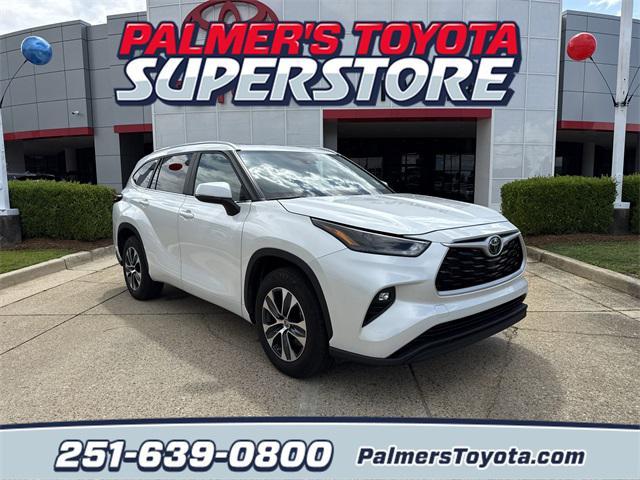 used 2024 Toyota Highlander car, priced at $46,260