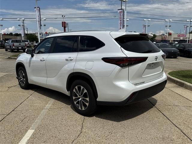used 2024 Toyota Highlander car, priced at $46,260