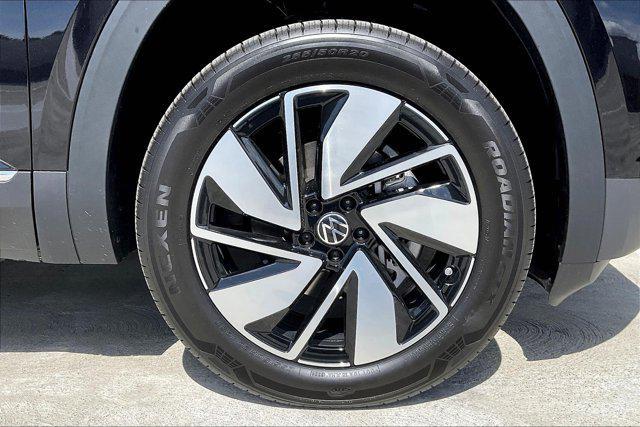 new 2025 Volkswagen Atlas car, priced at $51,239