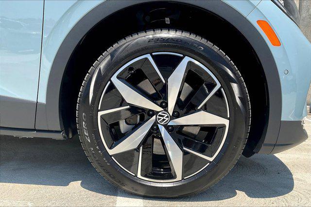 new 2025 Volkswagen ID.4 car, priced at $56,581