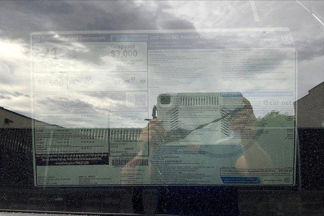 new 2025 Volkswagen Atlas car, priced at $57,394