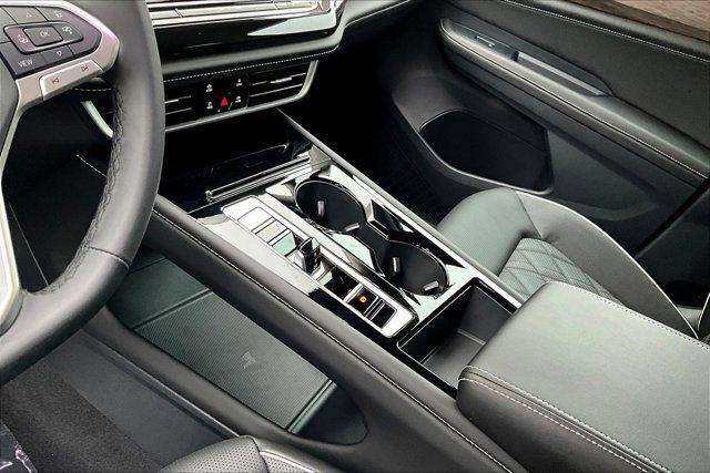 new 2025 Volkswagen Atlas car, priced at $57,171