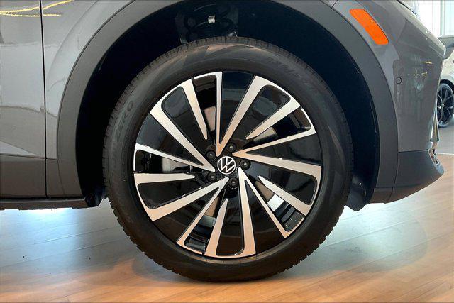 new 2025 Volkswagen ID.4 car, priced at $51,076