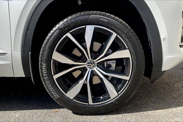 new 2026 Volkswagen Atlas Cross Sport car, priced at $57,298