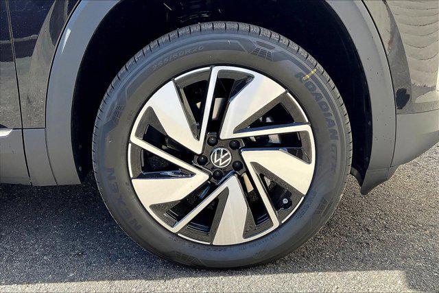 new 2025 Volkswagen Atlas car, priced at $51,009