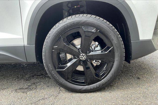 new 2025 Volkswagen Taos car, priced at $34,081