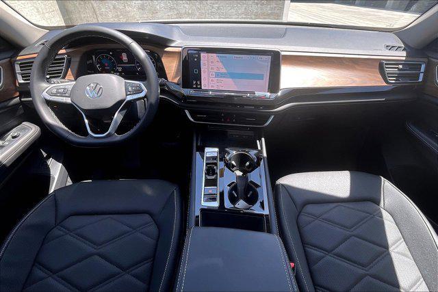 new 2025 Volkswagen Atlas car, priced at $49,652