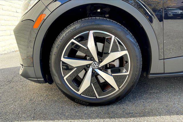 used 2023 Volkswagen ID.4 car, priced at $23,781
