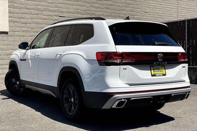 new 2024 Volkswagen Atlas car, priced at $50,211