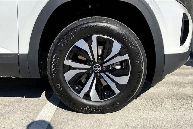 new 2026 Volkswagen Atlas Cross Sport car, priced at $42,426