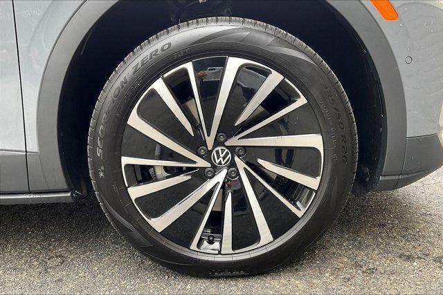new 2025 Volkswagen ID.4 car, priced at $51,186