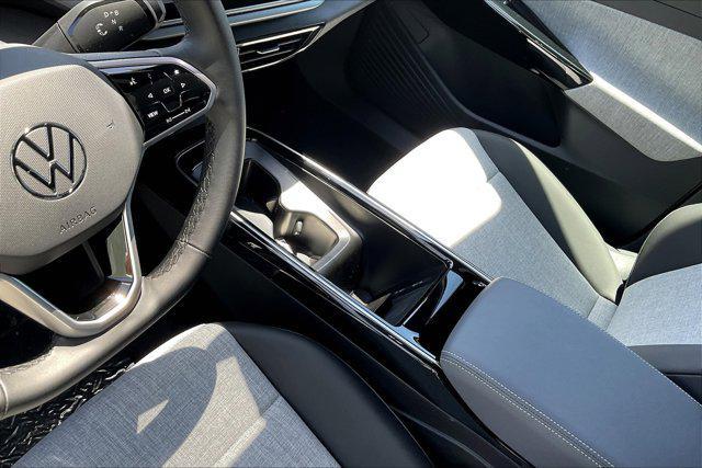 new 2025 Volkswagen ID.4 car, priced at $51,186
