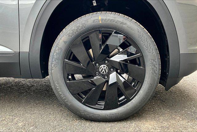 new 2025 Volkswagen Atlas car, priced at $45,829