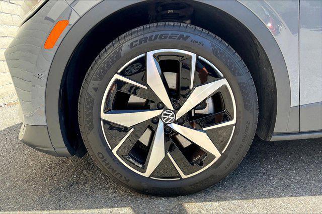used 2023 Volkswagen ID.4 car, priced at $25,881