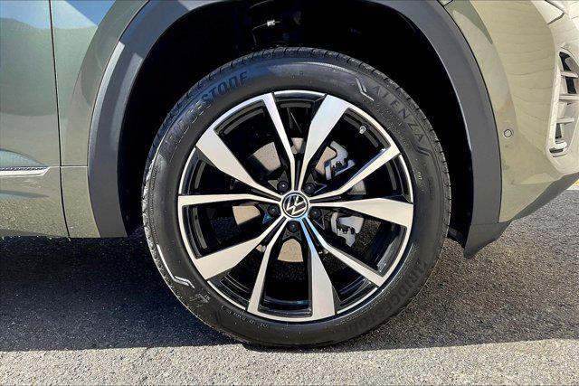 new 2026 Volkswagen Atlas Cross Sport car, priced at $55,877