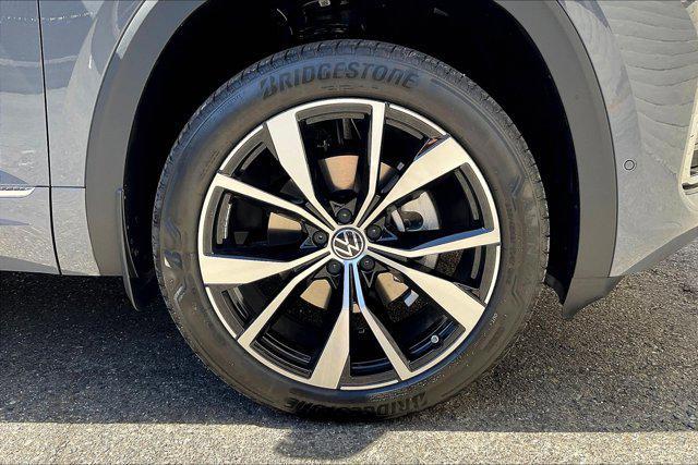 new 2026 Volkswagen Atlas car, priced at $59,215